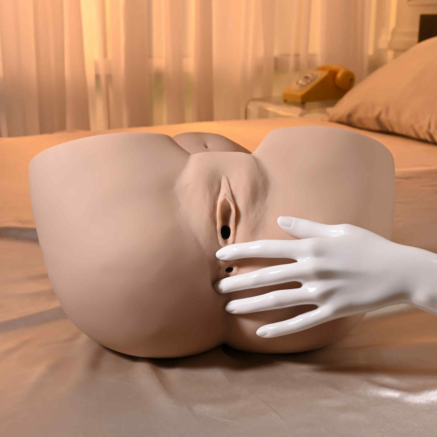 Squirt For Me XL Riley Reid Realistic Squirting Sucking Vibrating Stroker - Light